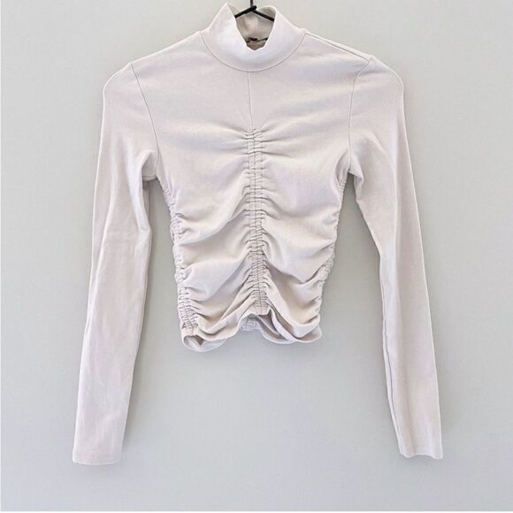 Zara mock neck ruched cream colored top in perfect condition. Size small - Picture 3 of 3